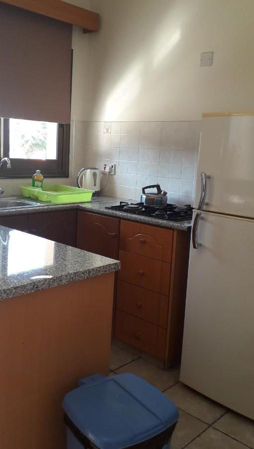 Natasha'S Apartments Пафос Екстер'єр фото